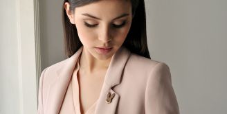 Wooden brooches - elegant accessories with the magic of nature