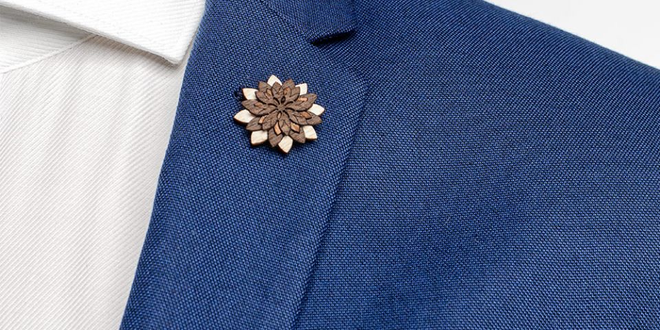 BeWooden - Lapel ornament Illa Flower for men on model
