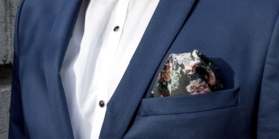 BeWooden - Man in a blue jacket with floral square Roses