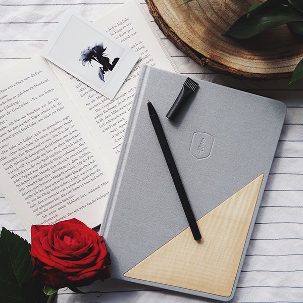 The grey Lux notebook with wooden detail