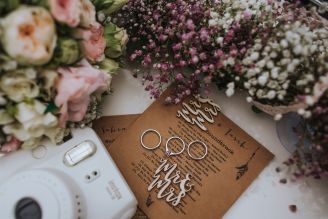 A combination of old and new - the modern vintage wedding