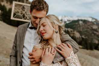 How you and your groom perfectly match together for your vintage wedding