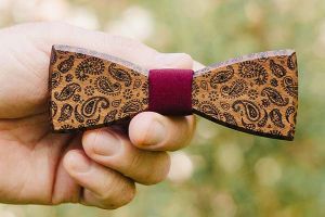 Wooden Bow Tie Paisley Deep