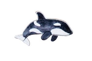 Wooden Brooch Orca – by Epipi