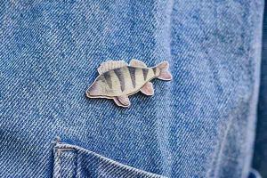 Wooden Brooch Perch – by Epipi