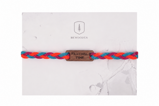 Tropical knitted bracelet with wooden detail